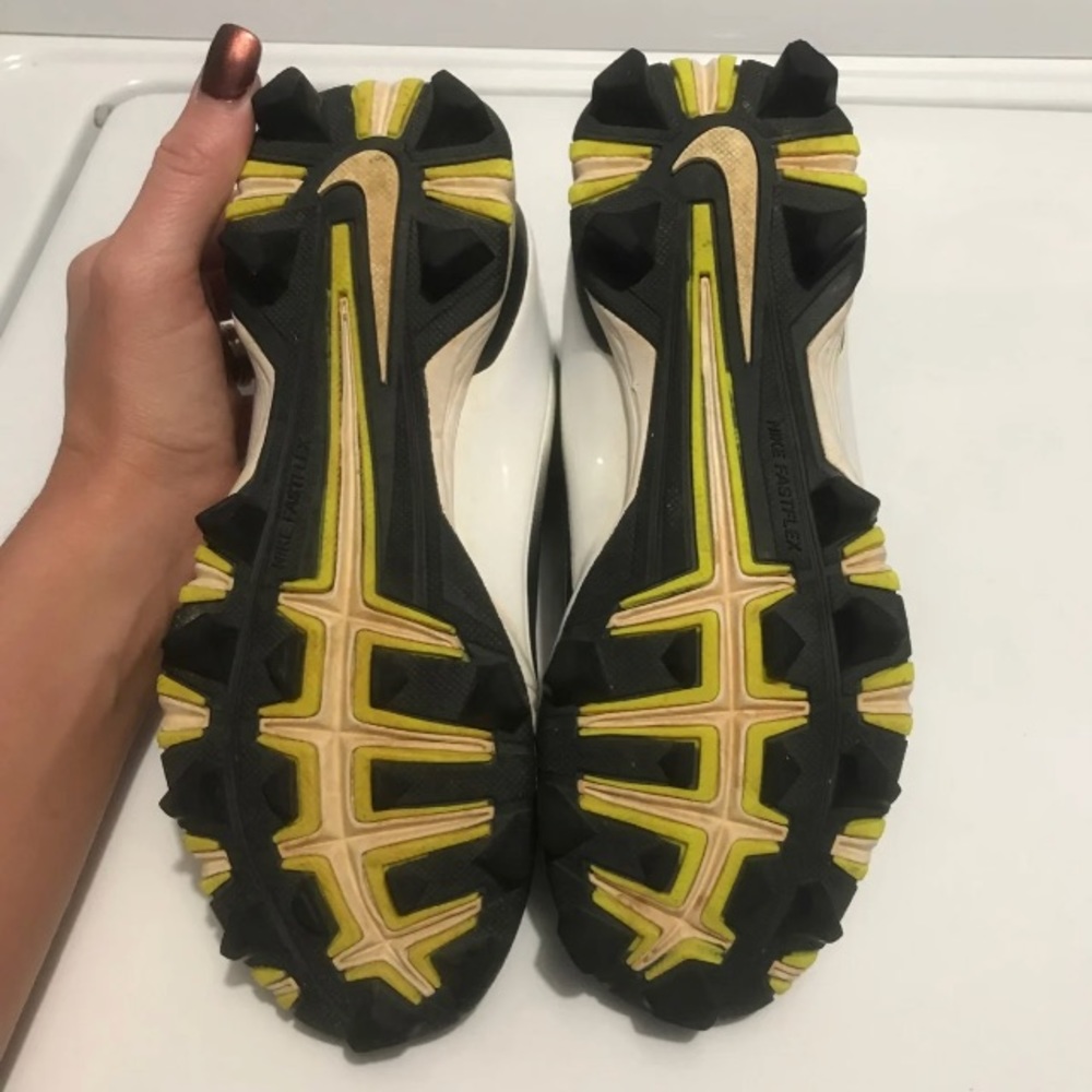 Baseball Cleats - Picture 3 of 4